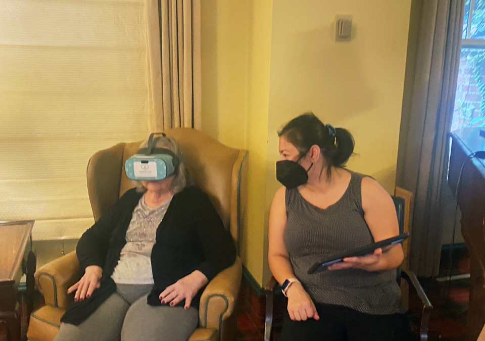 Virtual Reality Technology – New at Caledonia Senior Living & Memory Care!