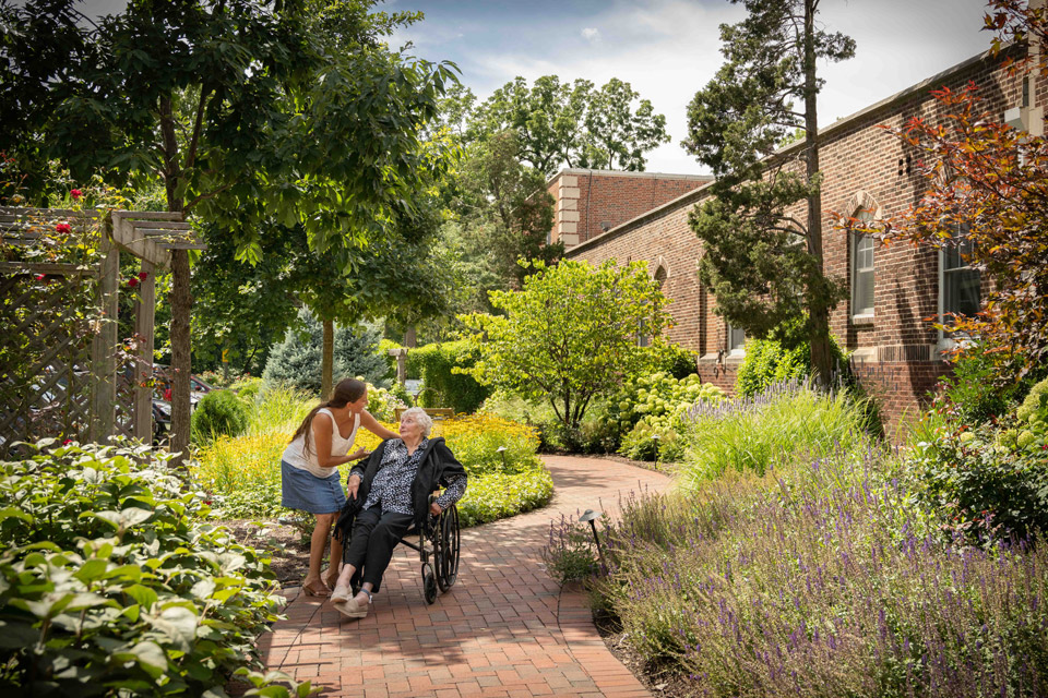 Scottish Home Senior Living in North Riverside